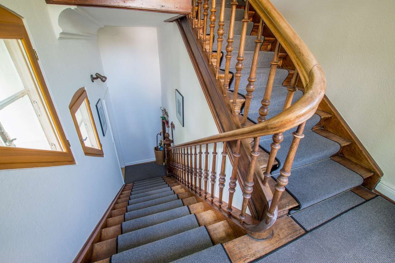 Treppe zur oberen Wohnung.
